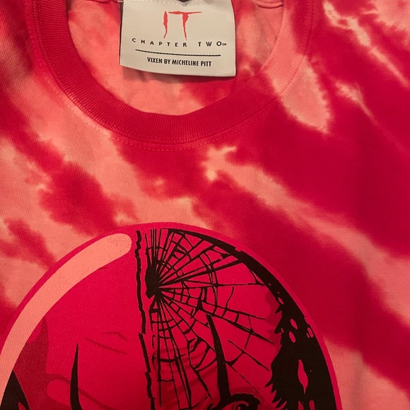 Vixen Micheline Pitt, IT tie-dye shirt - Picture 5 of 5